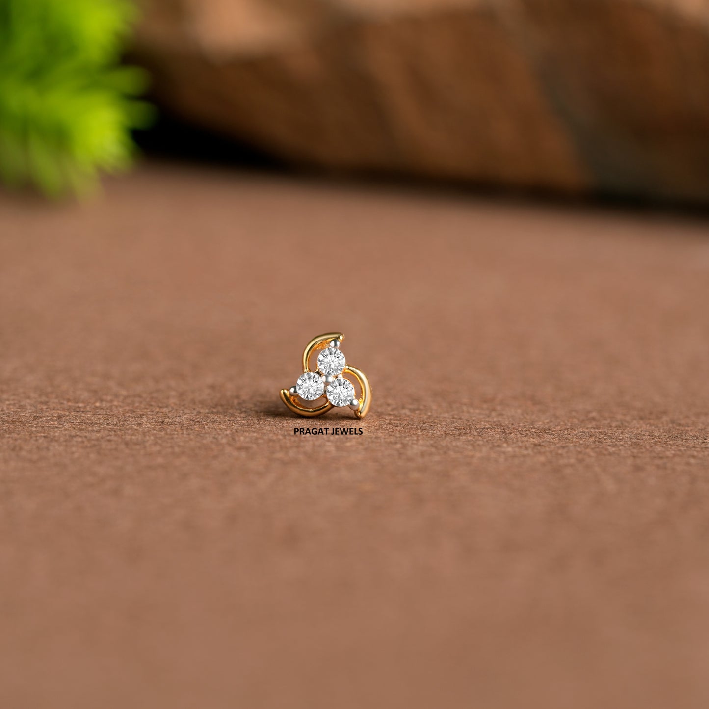 Diamond Cluster Nosepin Yellow Gold Brilliant Cut Diamond Handcrafted With Love.NP0583