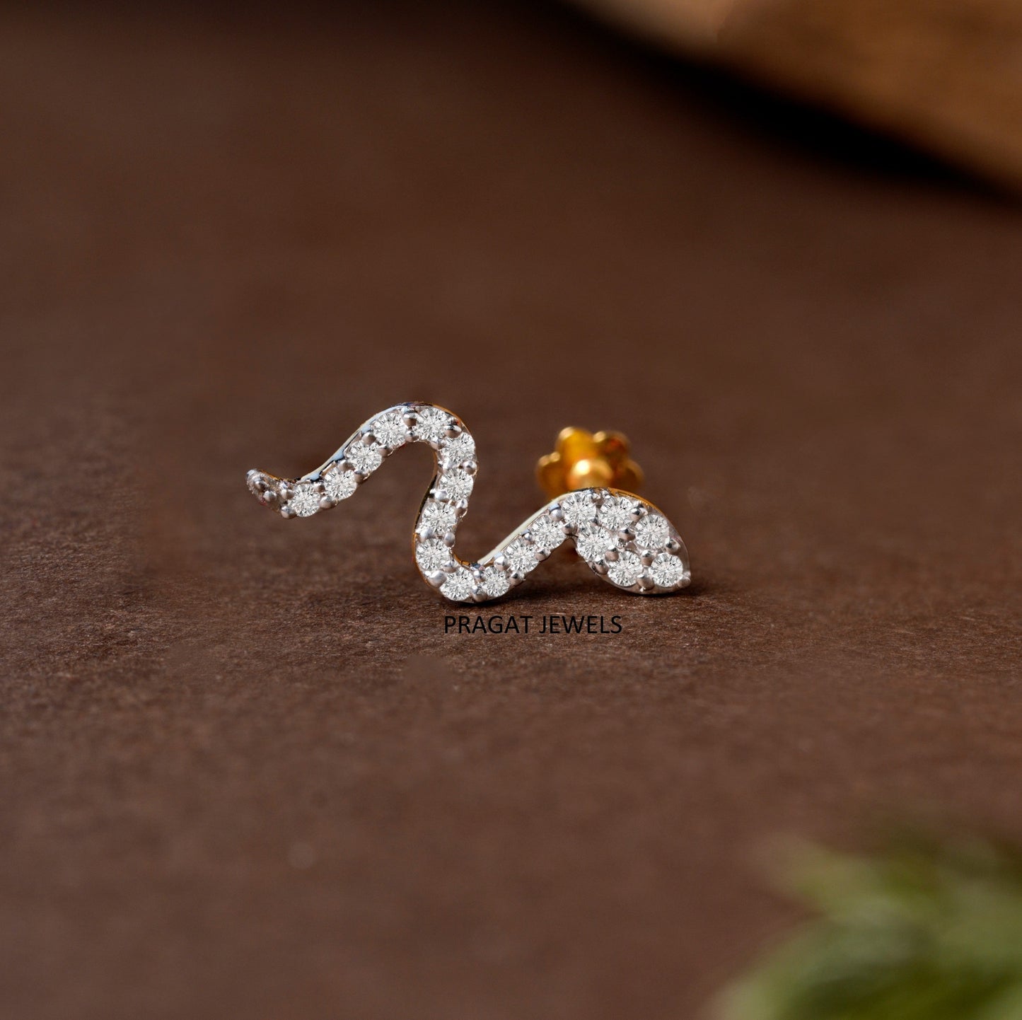 Gold Diamond Serpent Snake Nose Pin/Sparkling S-Curve Diamond Nose Stud with Flower Backnp1221
