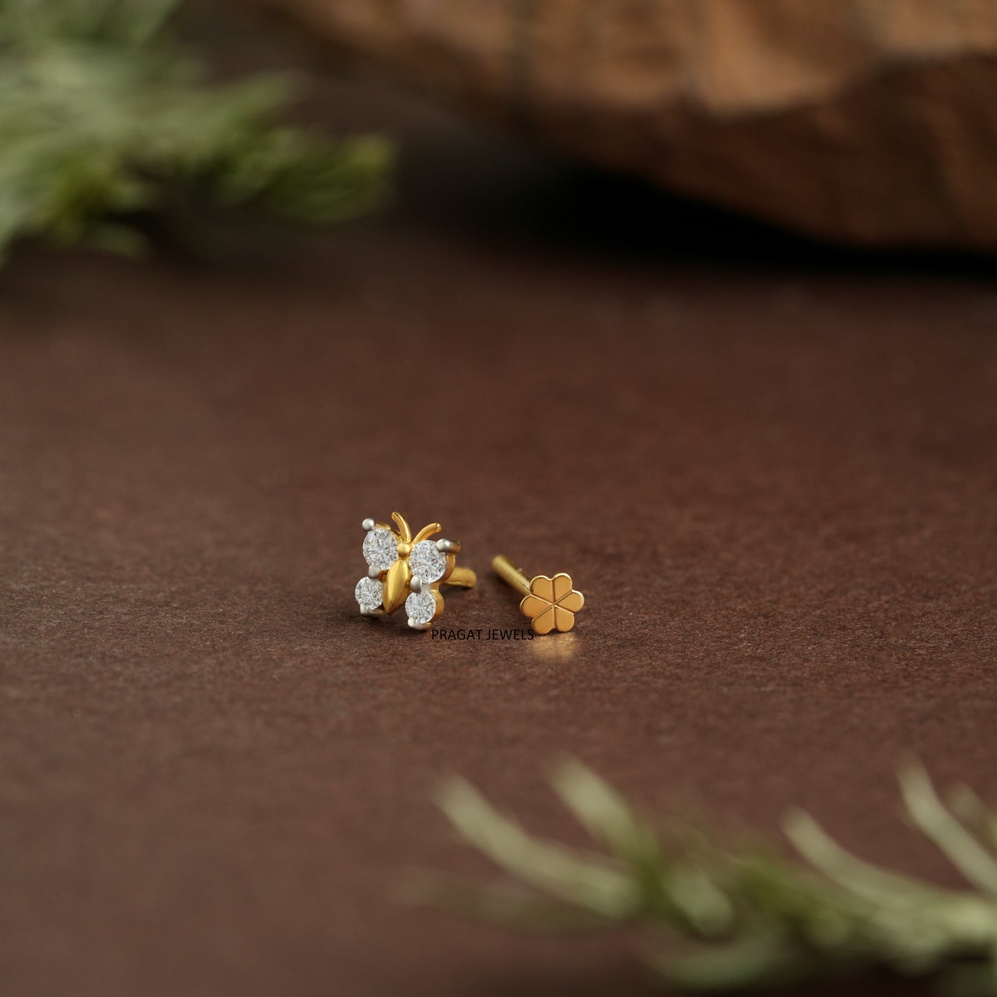 Golden Flutter Diamond Nosepin/Royal Butterfly Gold Nose Stud/Luxe Butterfly Glow Pin/NP1317