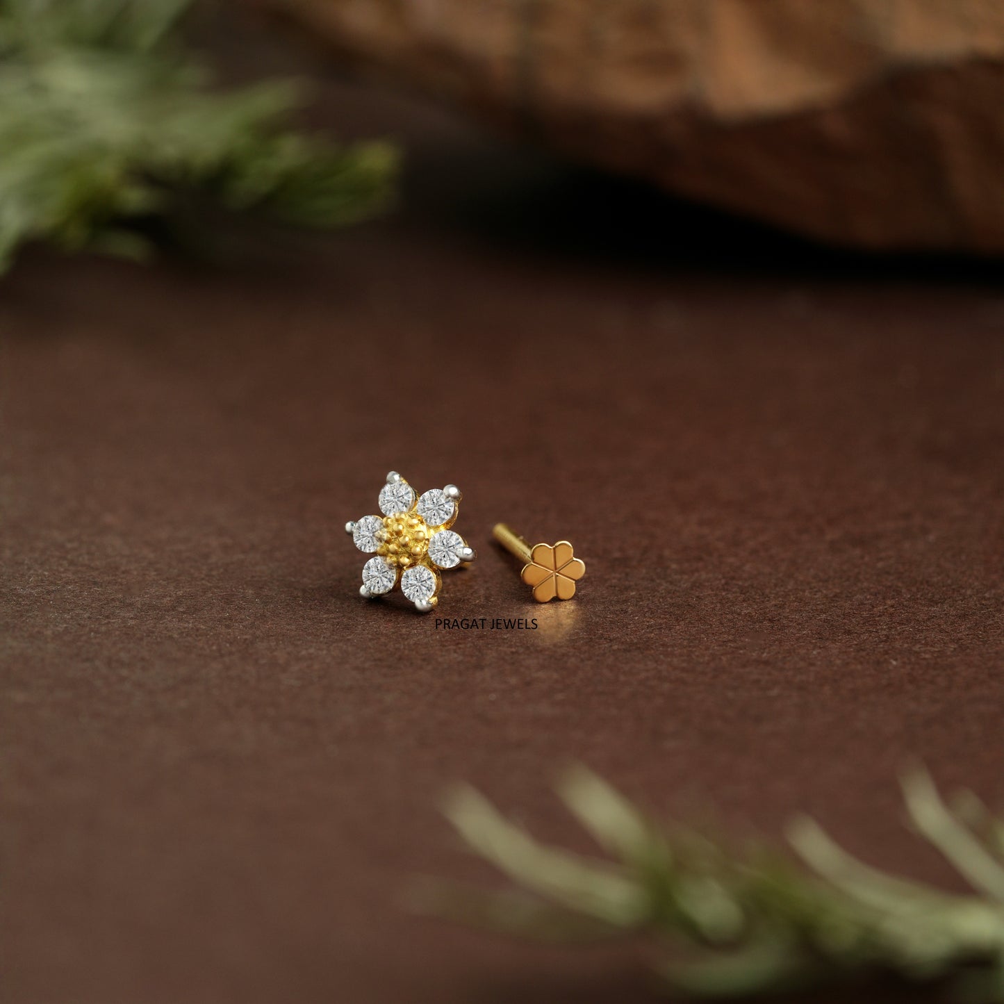 Golden Blossom Diamond Nosepin/Floral Spark Gold Nose Stud/Floral Spark Gold Nose Stud/NP1325