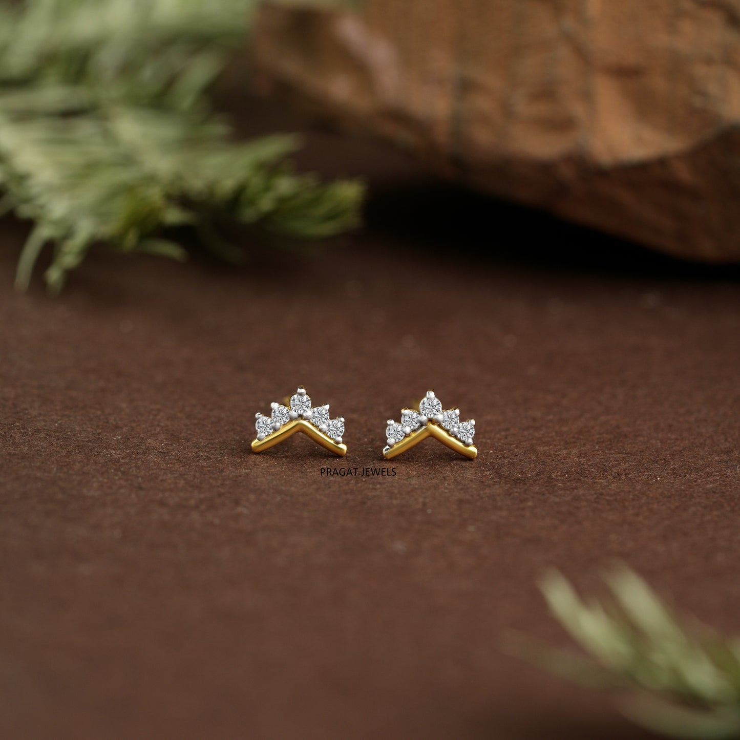 Crown Spark Gold Studs/Chevron Diamond Earrings/Royal V-Shine Studs/NP1293
