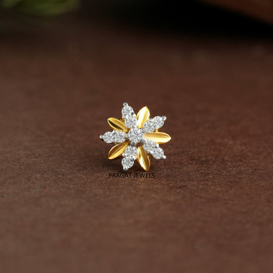Golden Daisy Diamond Nose Pin/Floral Spark Gold Nose Stud/Luxe Blossom Nose Pin/NP1015