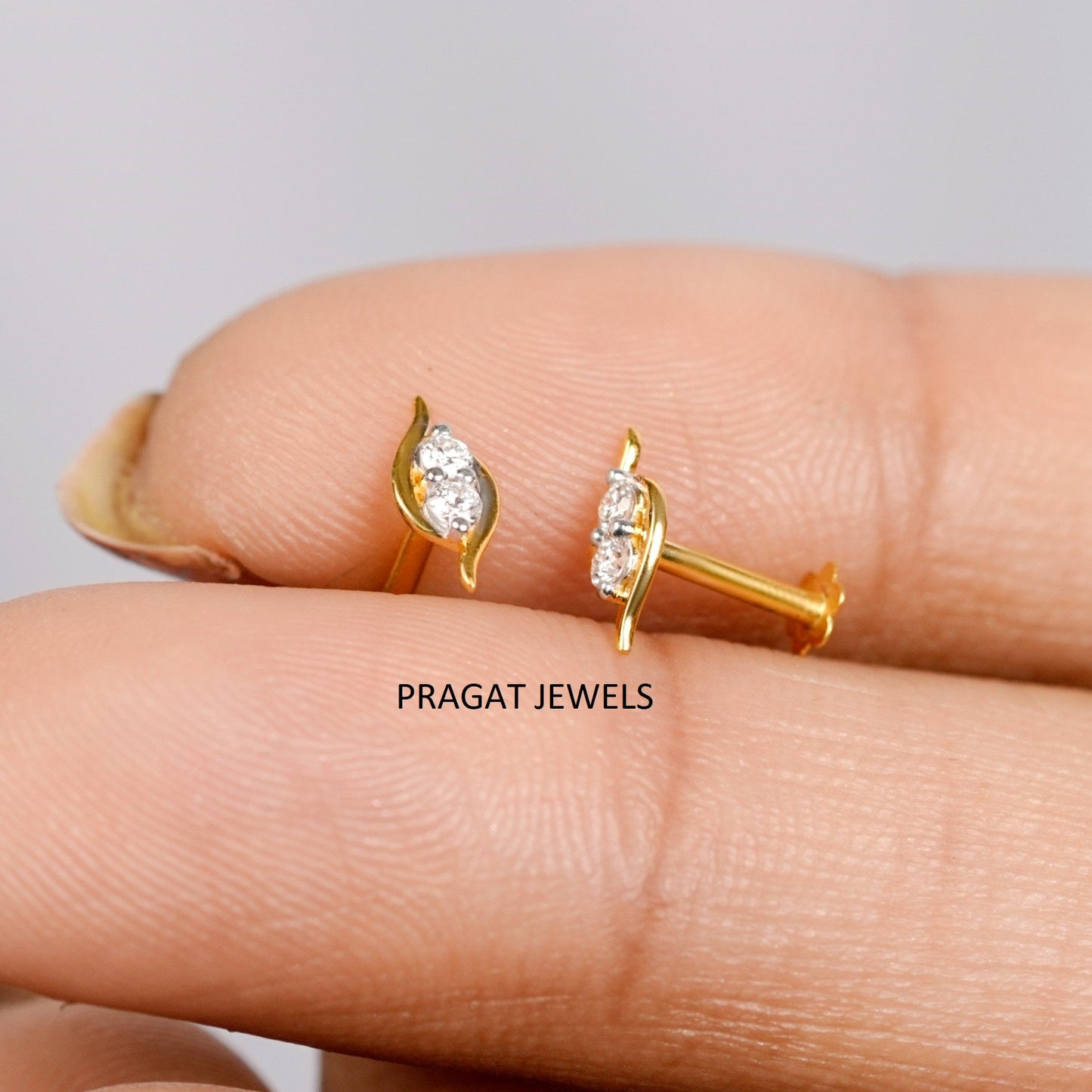 Elegant Diamond Leaf Gold Stud Earring/Minimalist Diamond Leaf Gold Stud