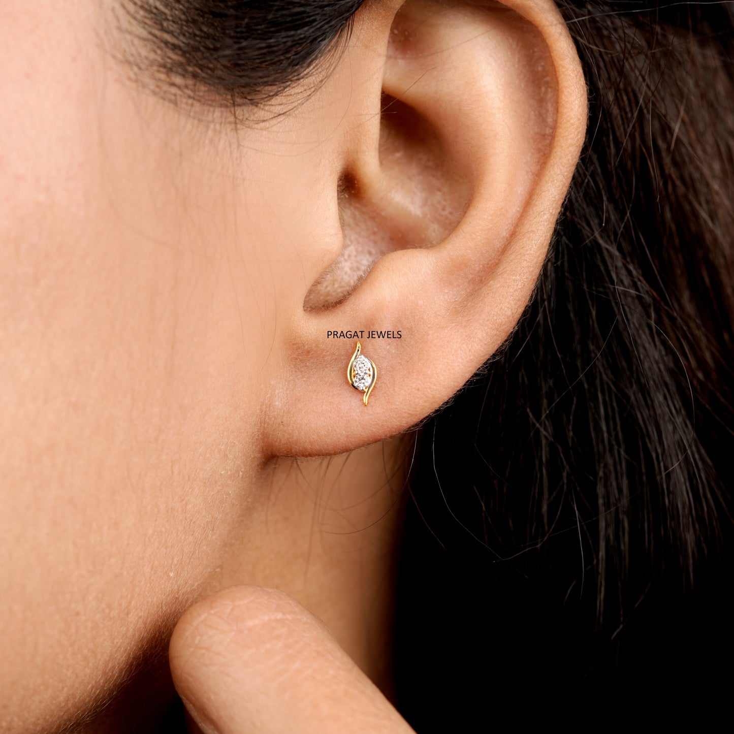 Elegant Diamond Leaf Gold Stud Earring/Minimalist Diamond Leaf Gold Stud