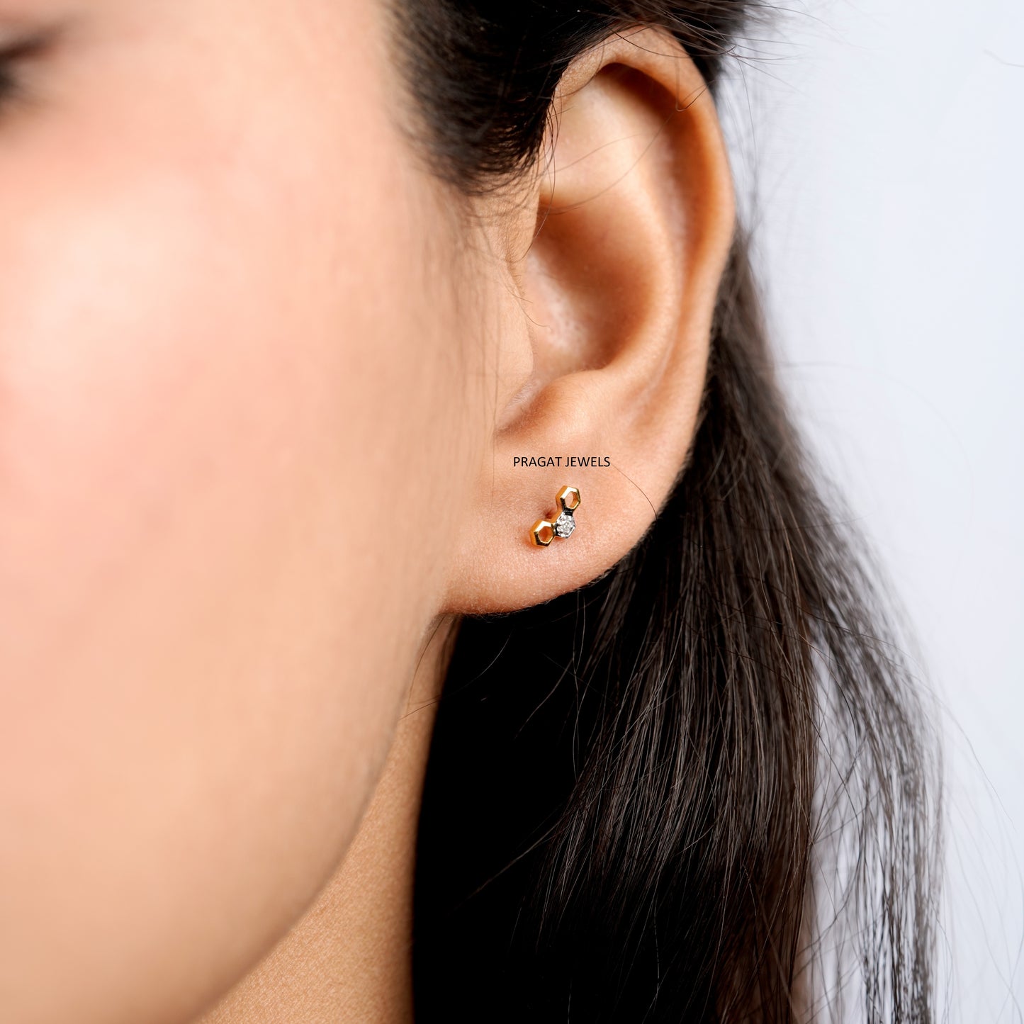 Honeycomb Diamond Stud Earring/Golden Honeycomb Diamond Stud/NP1223