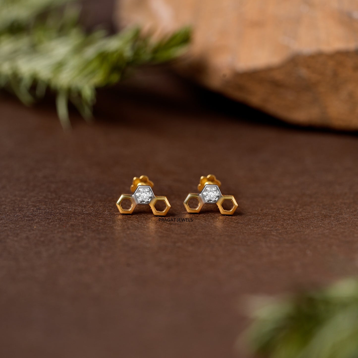Honeycomb Diamond Stud Earring/Golden Honeycomb Diamond Stud/NP1223
