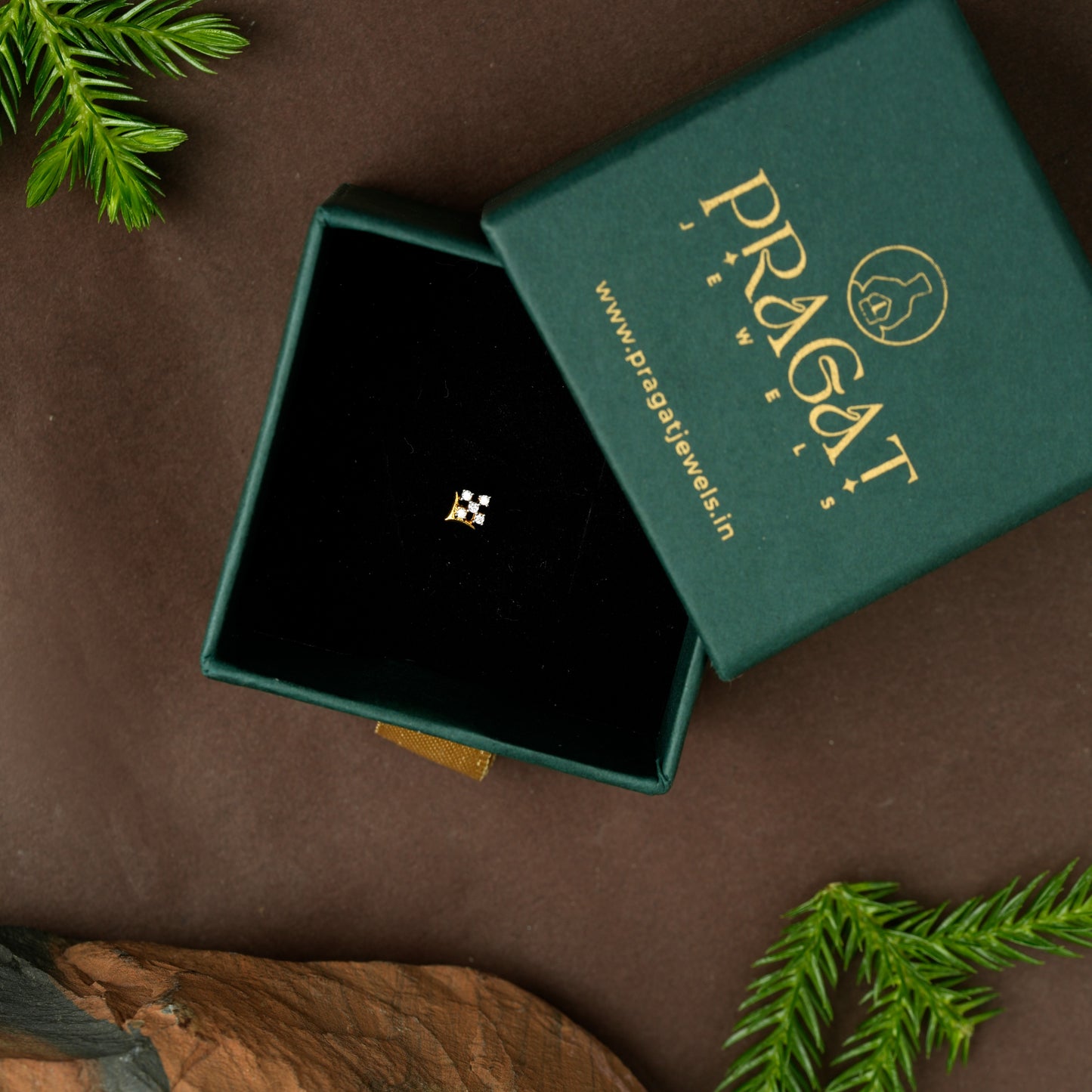 Diamond Clover Gold Studs/Royal Spark Grid Earrings/Golden Charm Diamond Studs/NP0984