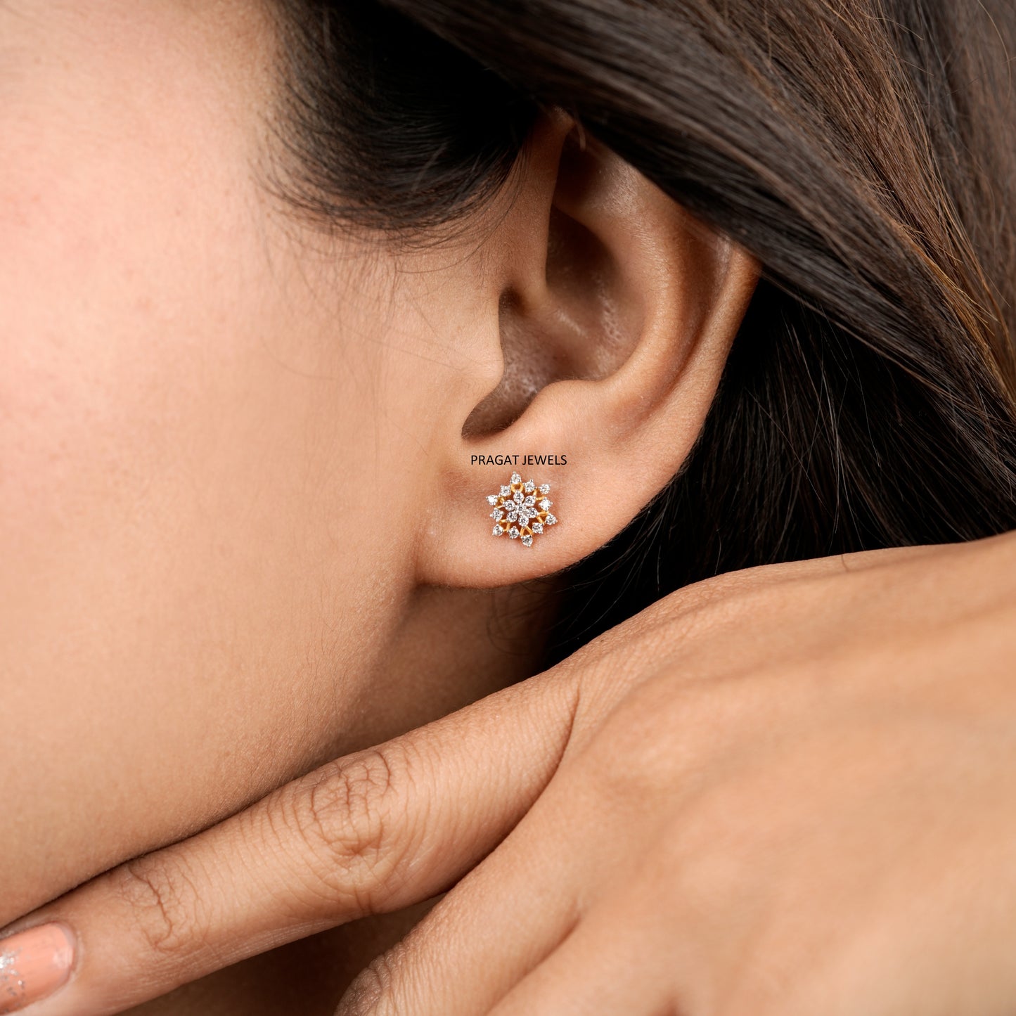 Radiant Snowflake Diamond Stud Earrings/Celestial Bloom Diamond Stud Earrings/np1142