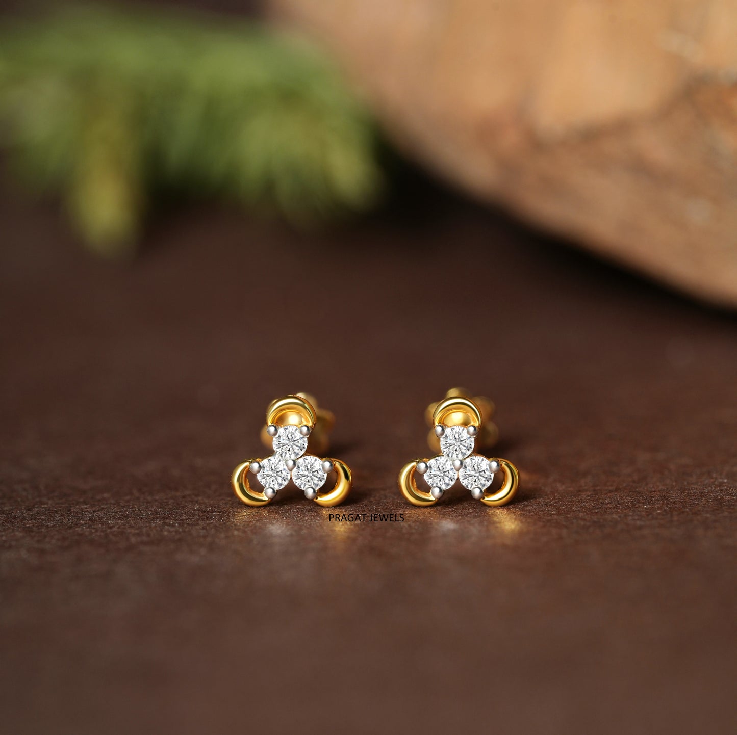 Trinity Spark Gold Stud Earrings/Tri Bloom Diamond Stud Earrings/Golden Trinity Stud Earrings/NP0689
