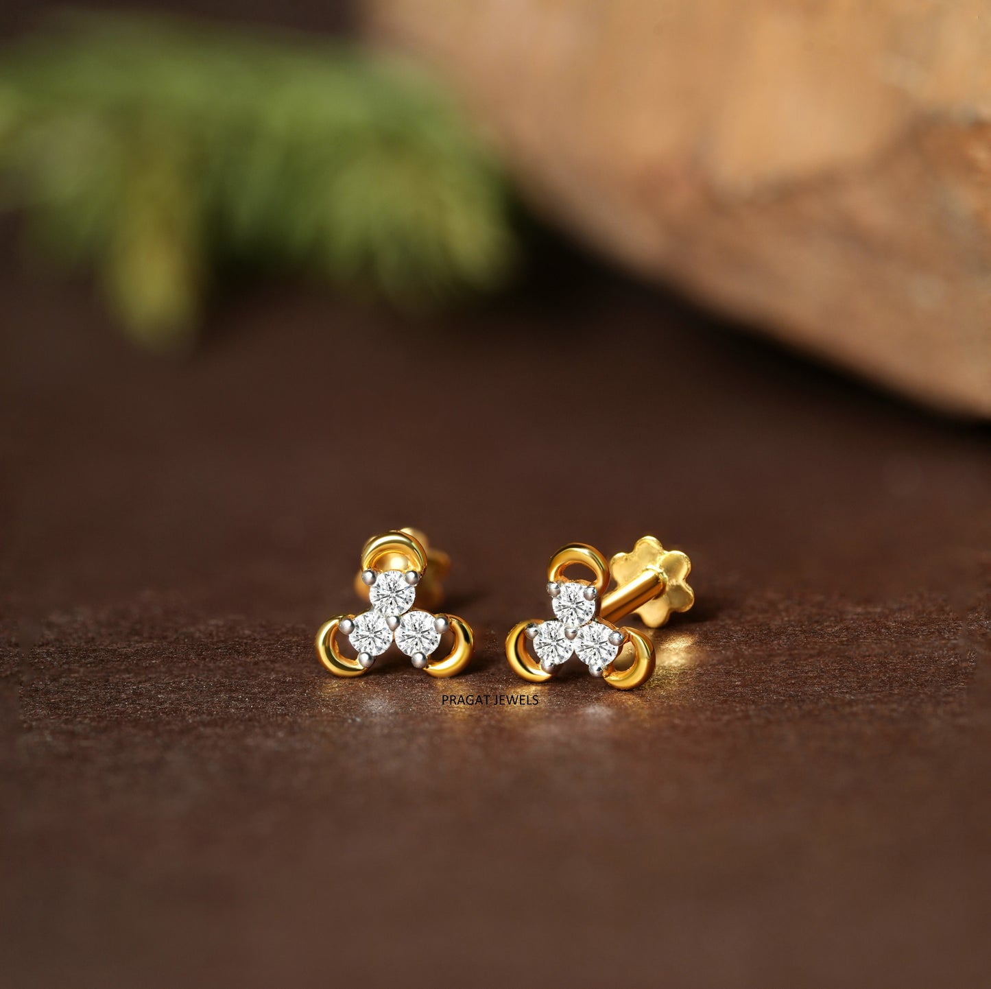 Trinity Spark Gold Stud Earrings/Tri Bloom Diamond Stud Earrings/Golden Trinity Stud Earrings/NP0689