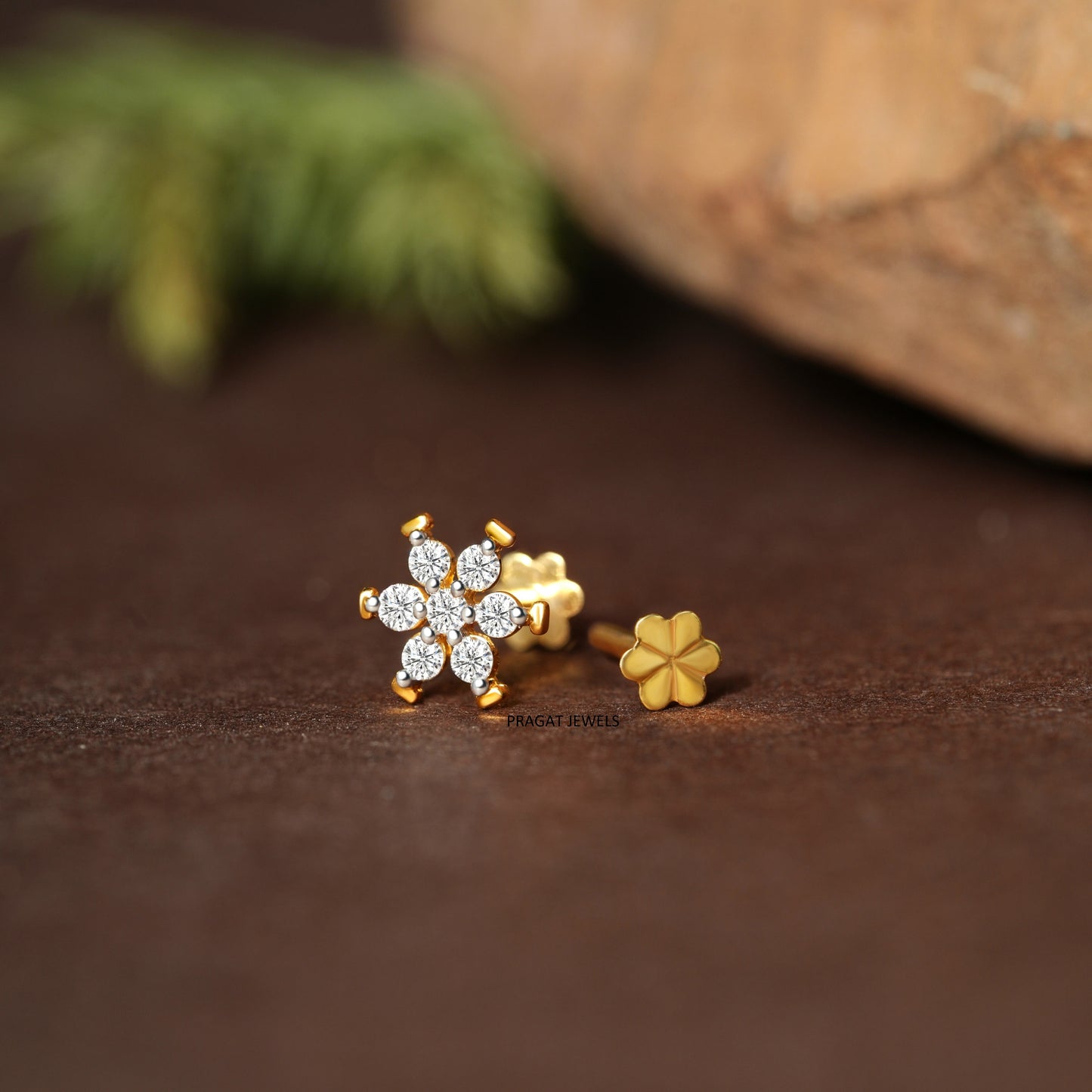 Snow Blossom Gold Nose Pin/Diamond Bloom Nose Pin/Floral Spark Gold Nose Pin/NP0817