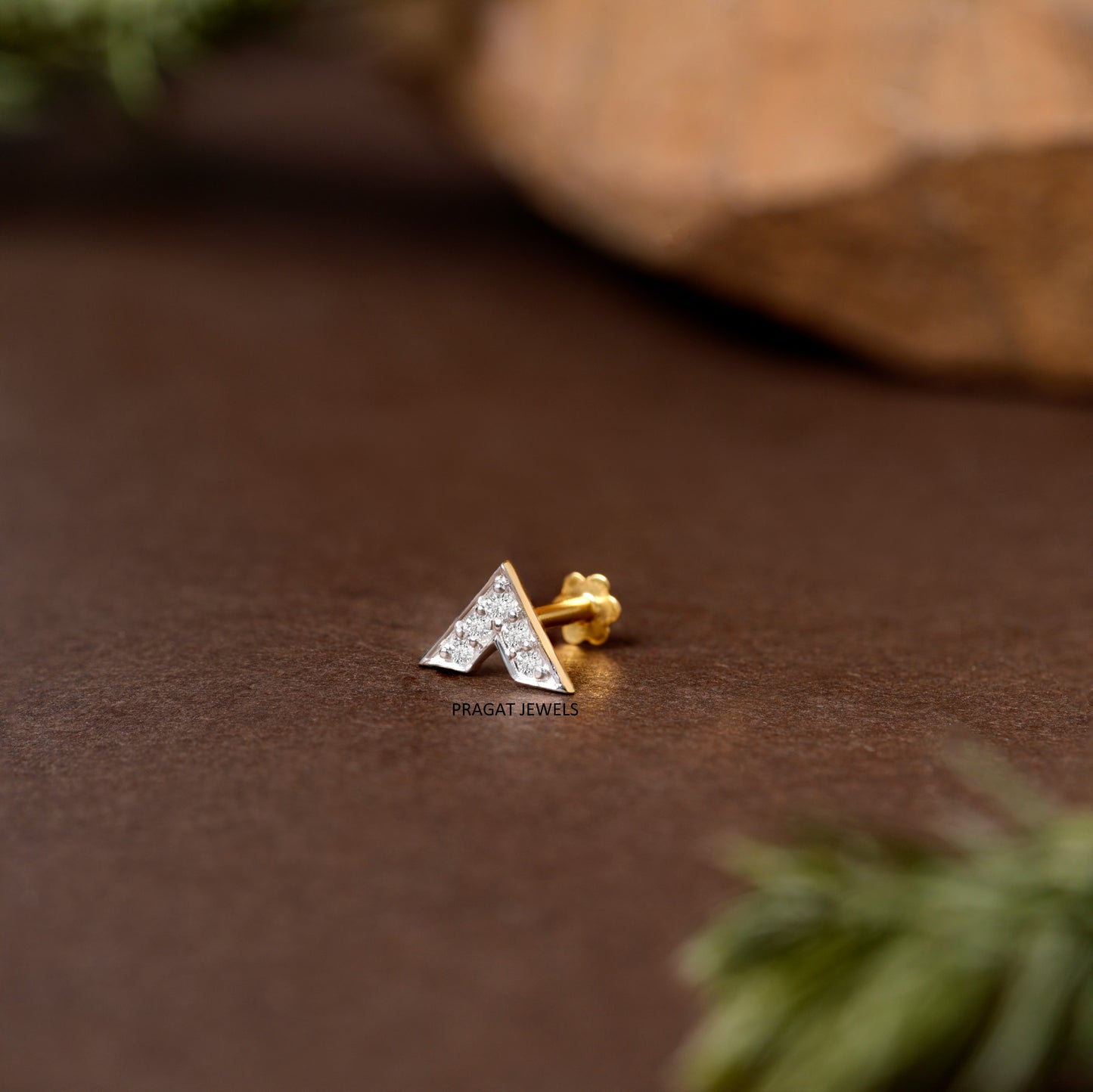 Chevron Spark Diamond Nose Pin/V-Shine Diamond Nose Stud/Arrow Glint Diamond Nose Pin/np1217