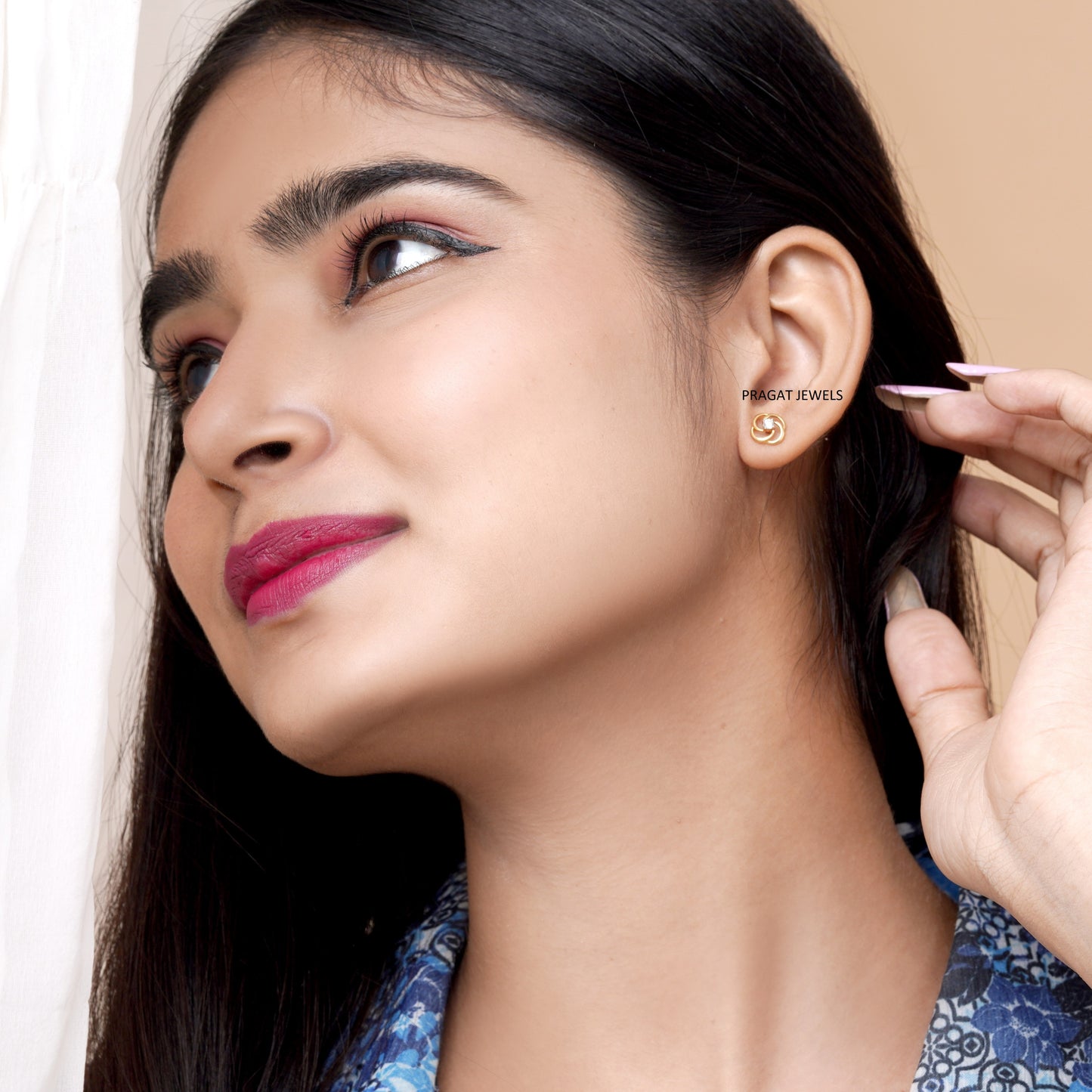 Diamond Flower Earrings Handcrafted With Love For the Special Moments Of Your Life.ER02015