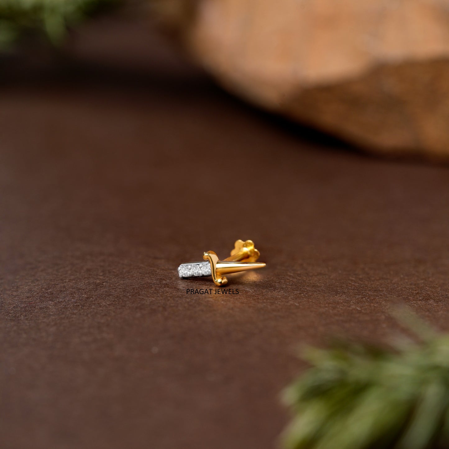Sleek Bar Diamond Nose Pin/Minimal Spark Line Nose Stud/Golden Curve Diamond Nose Pin/np1258