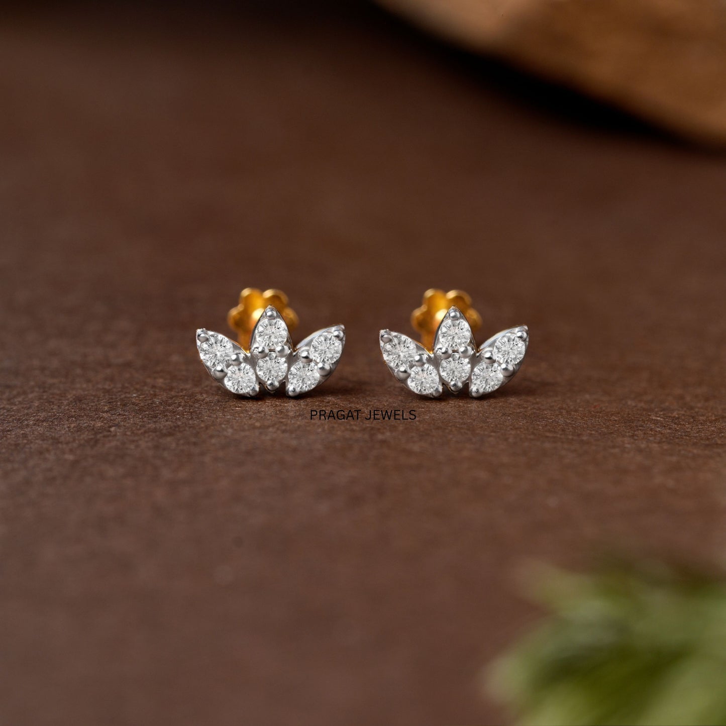 Solid Gold Stud - Flower Stud Earring - Minimalist stud earrings - Solid Gold Earring NP1218