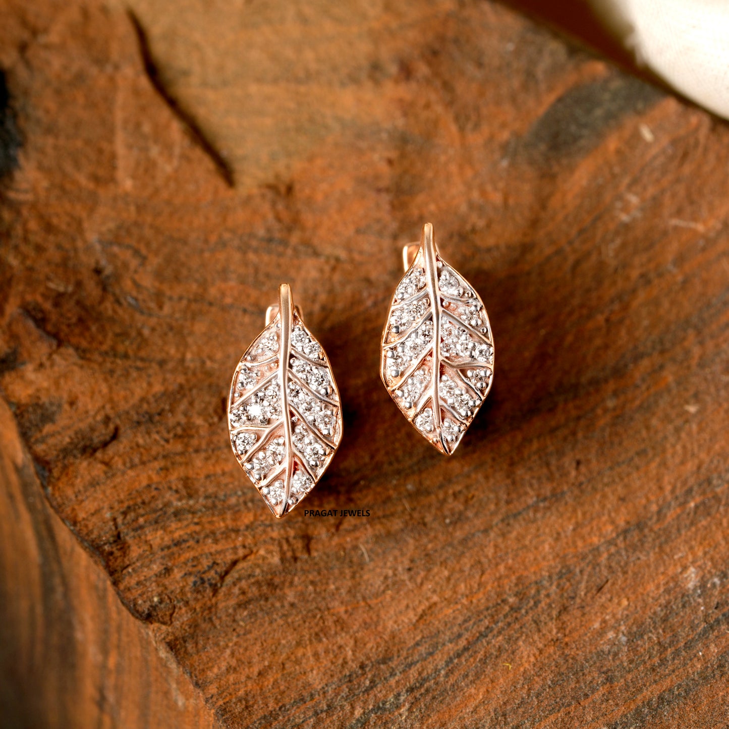 stylish topps Earrings Handcrafted With Love For the Special Moments Of Your Life.LPTE0294