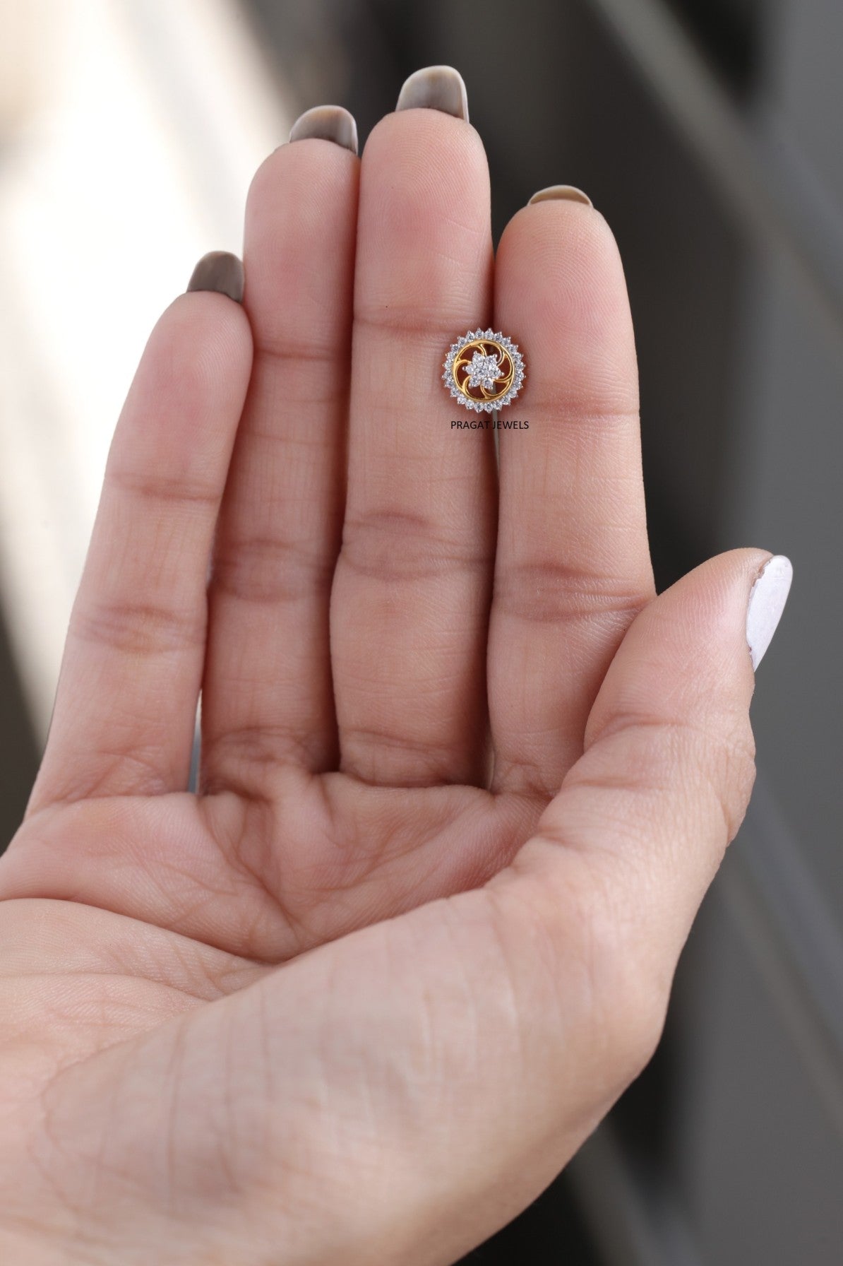 18K Yellow Gold Brillant Cut Diamond Hand crafted with love - PRAGAT JEWELS